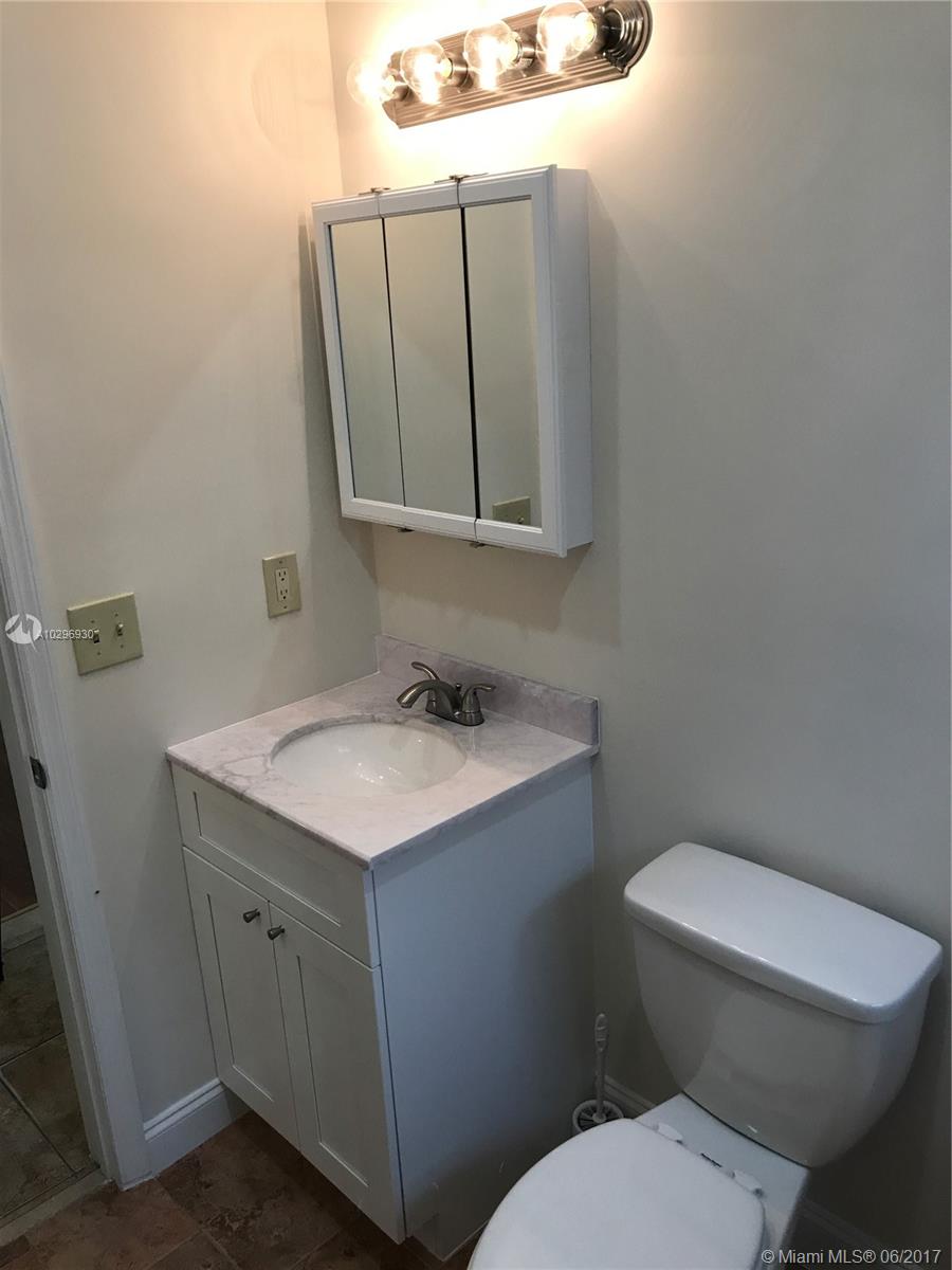 CAROL CITY LAKE STEVEN - Residential