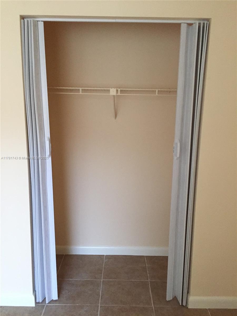 CRESCENT COVE CONDO - Residential