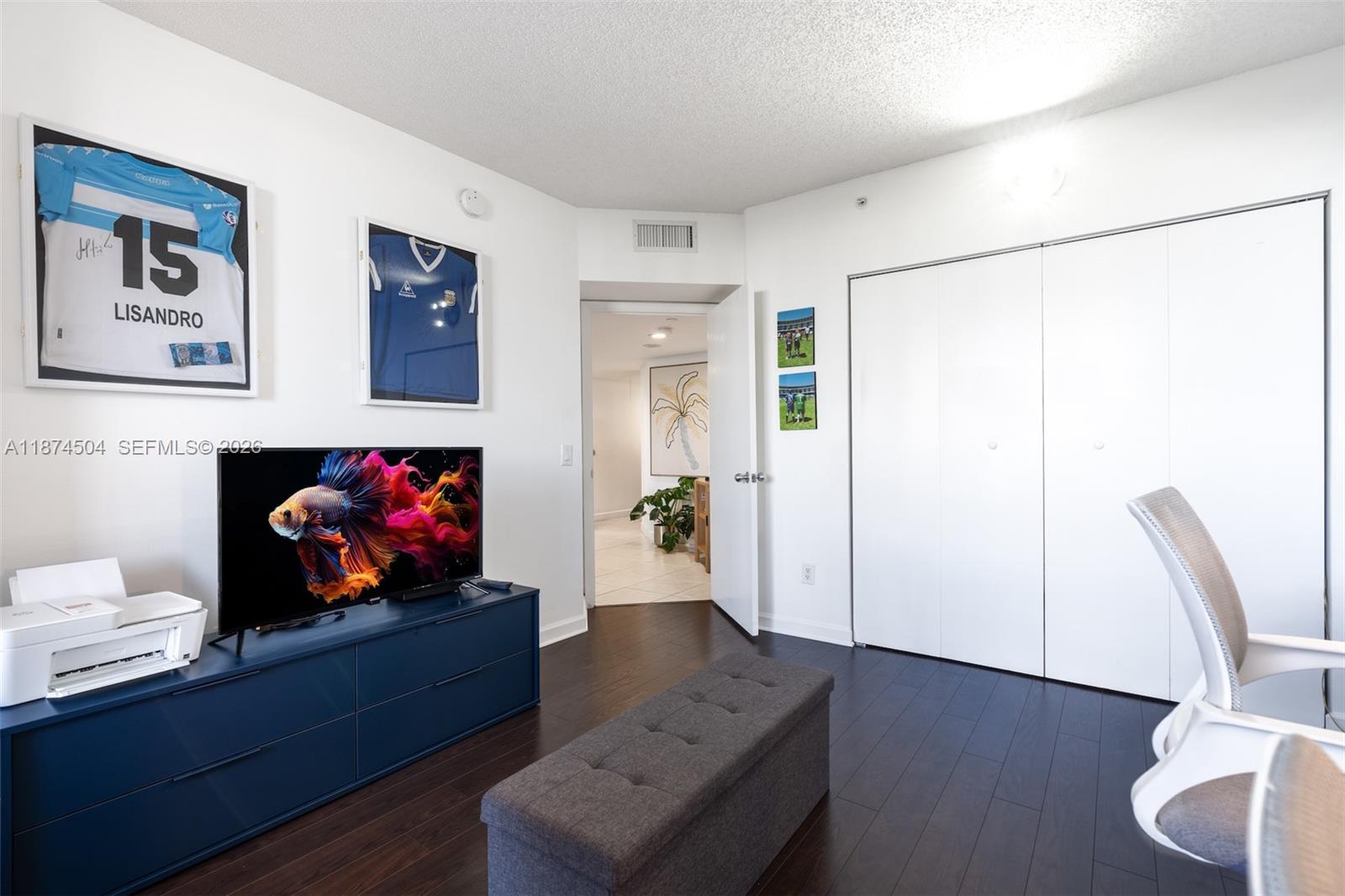 SOUTH TOWER AT THE POINT - Residential