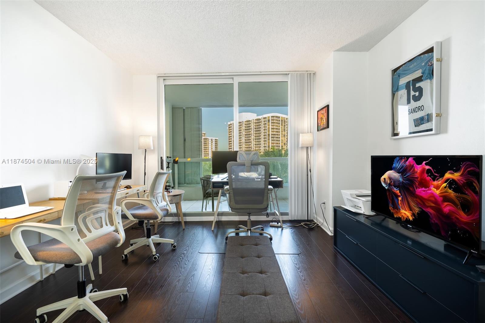 SOUTH TOWER AT THE POINT - Residential