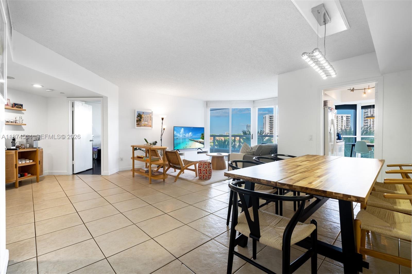 SOUTH TOWER AT THE POINT - Residential