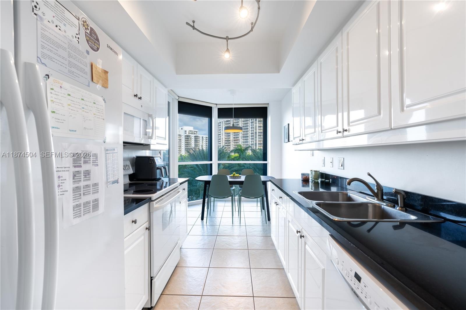 SOUTH TOWER AT THE POINT - Residential