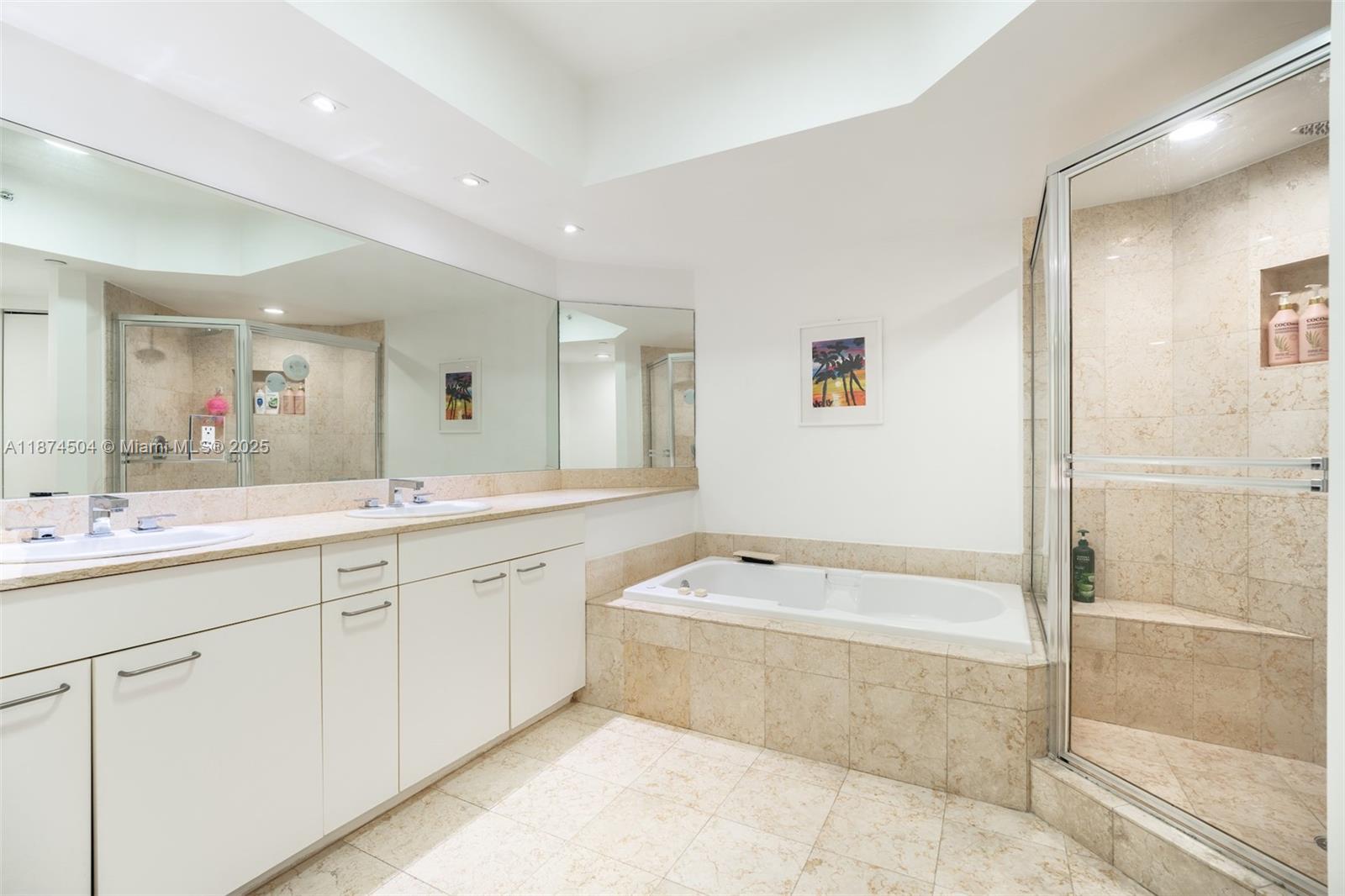 SOUTH TOWER AT THE POINT - Residential