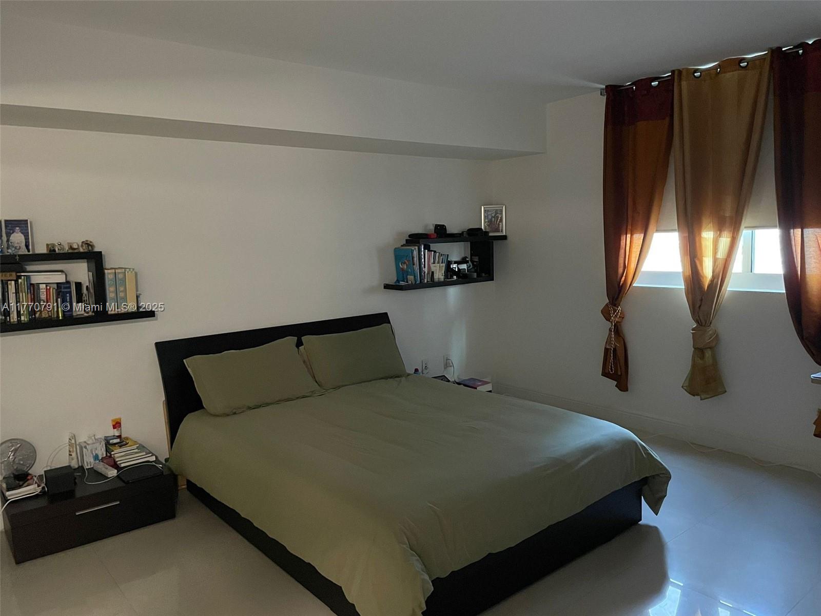 1800 CLUB CONDO - Residential Lease