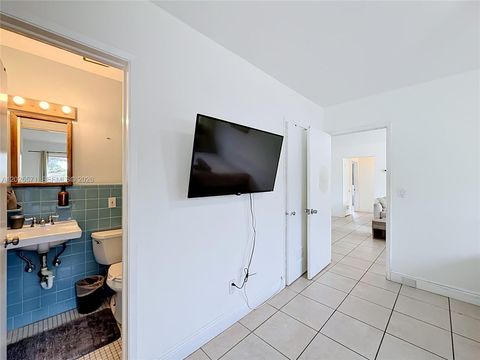 Tiny photo for 2501 NE 209th Ter, Miami, FL 33180 (MLS # A12025571)