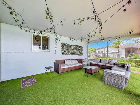Tiny photo for 2501 NE 209th Ter, Miami, FL 33180 (MLS # A12025571)