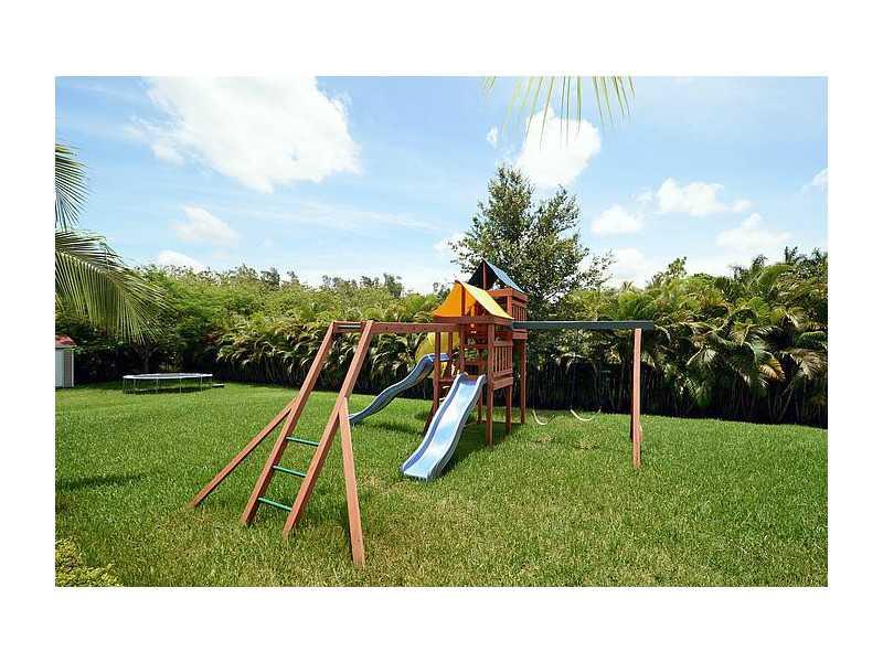 GREEN MEADOWS - Residential
