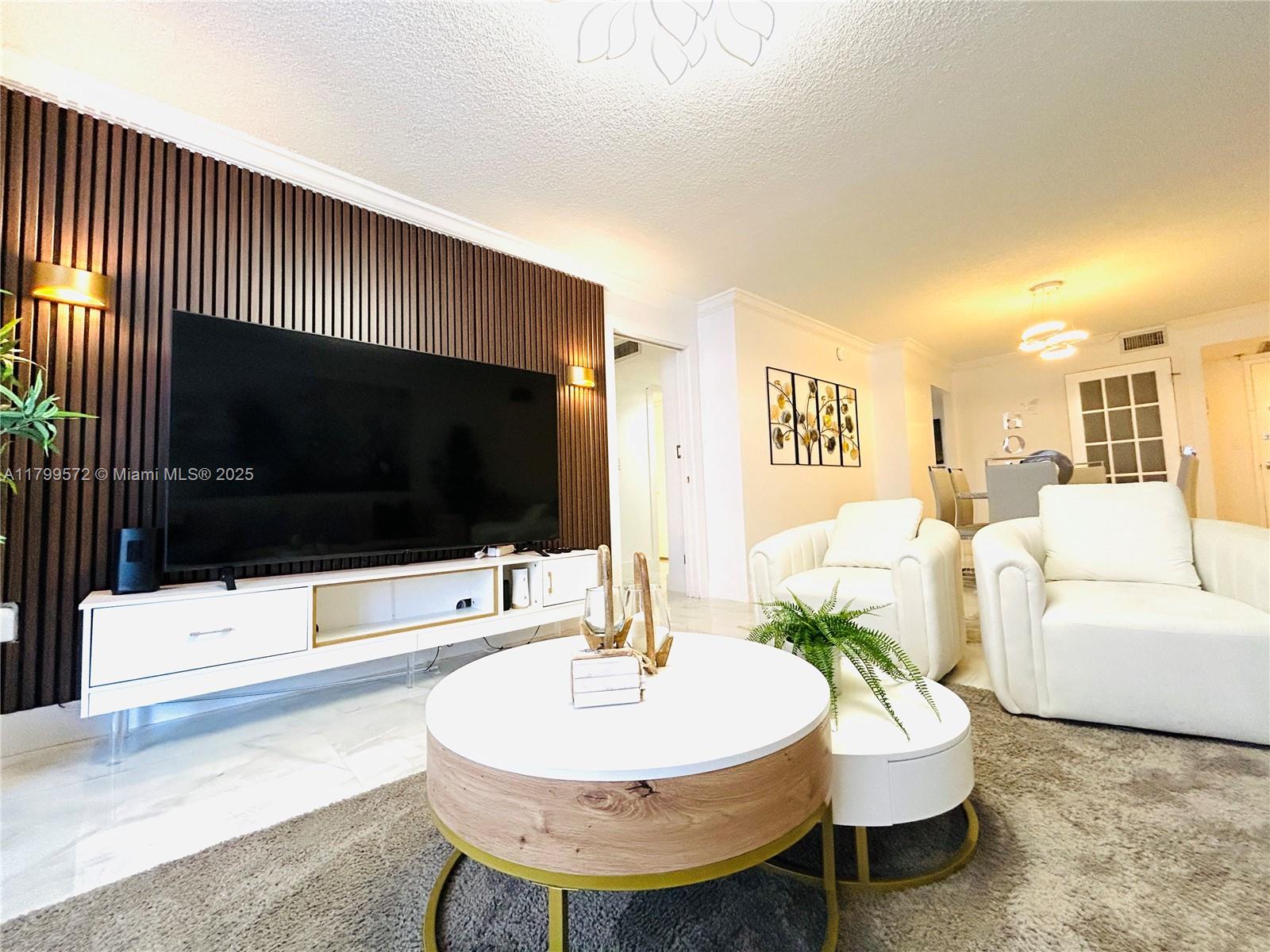 6039 Collins Ave 1507