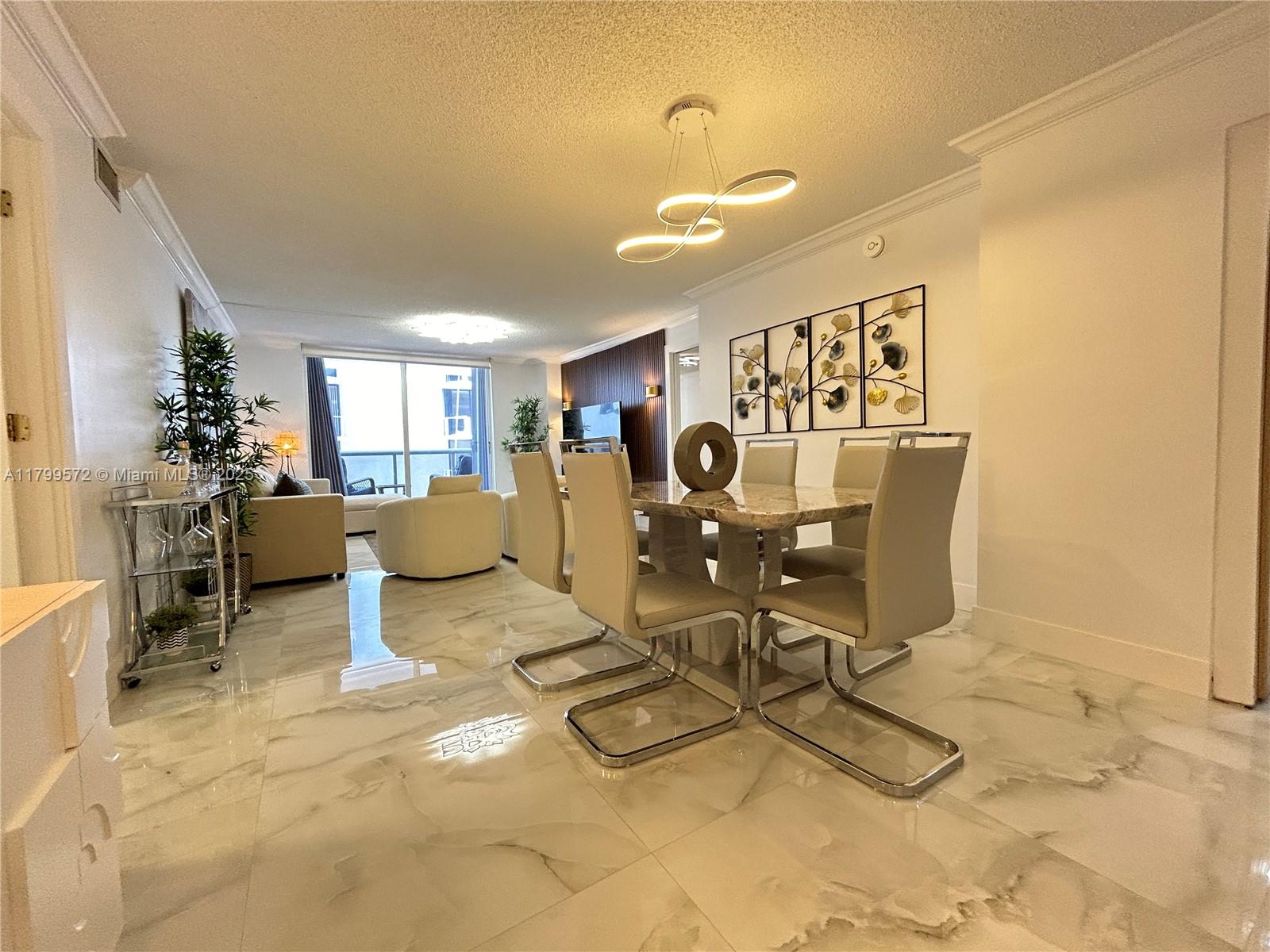 6039 Collins Ave 1507