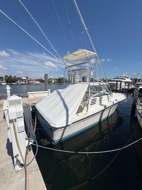 Grove Isle Marina - Land