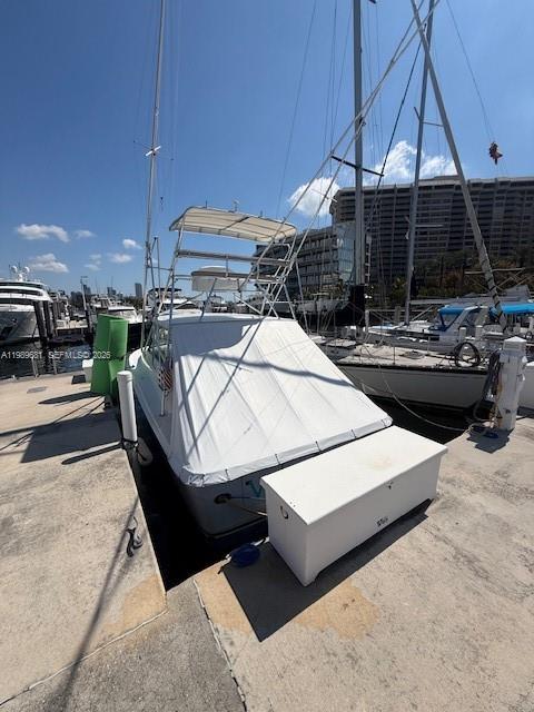 Grove Isle Marina - Land