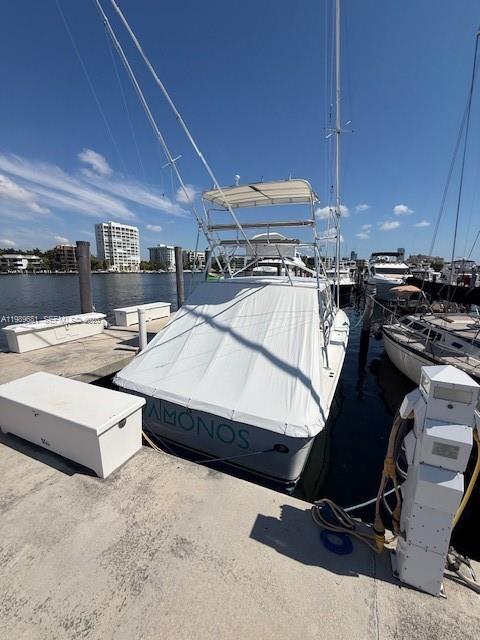 Grove Isle Marina - Land