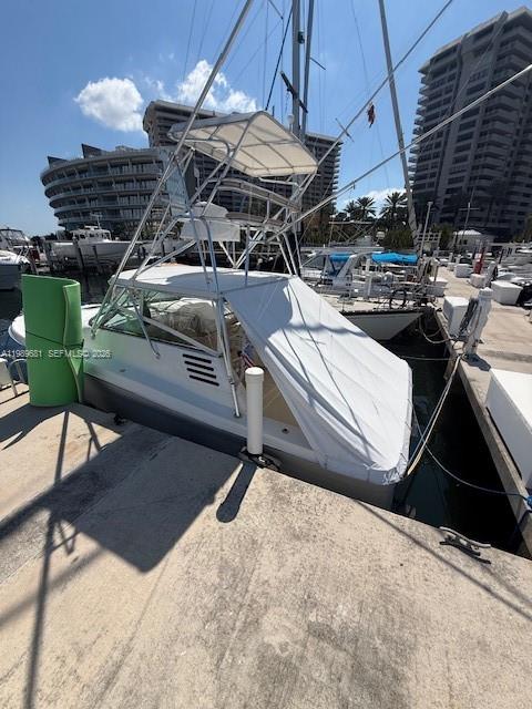 Grove Isle Marina - Land