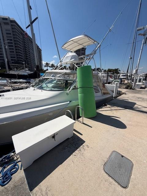 Grove Isle Marina - Land