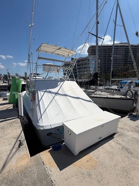 Grove Isle Marina - Land