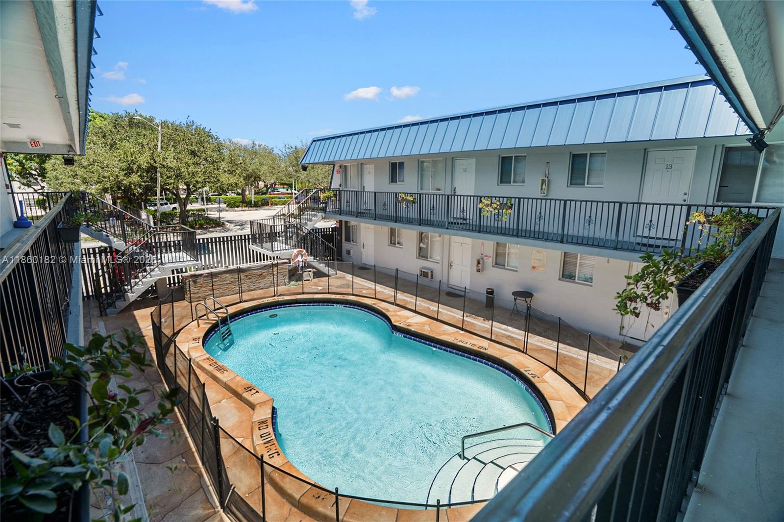 NORTH HOLLYWOOD - Residential Lease