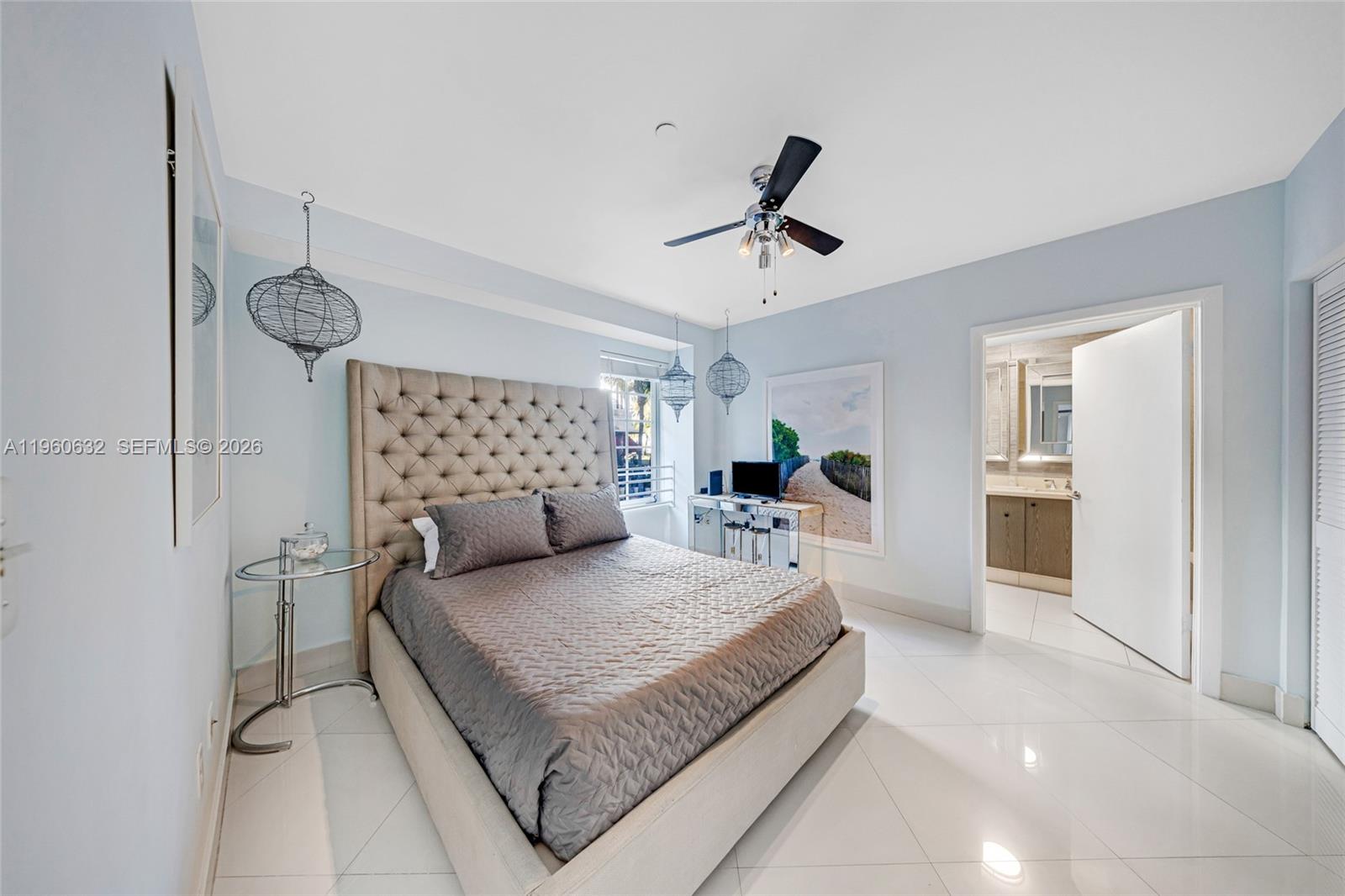 THE CARLYLE DECO HOTEL CO - Residential