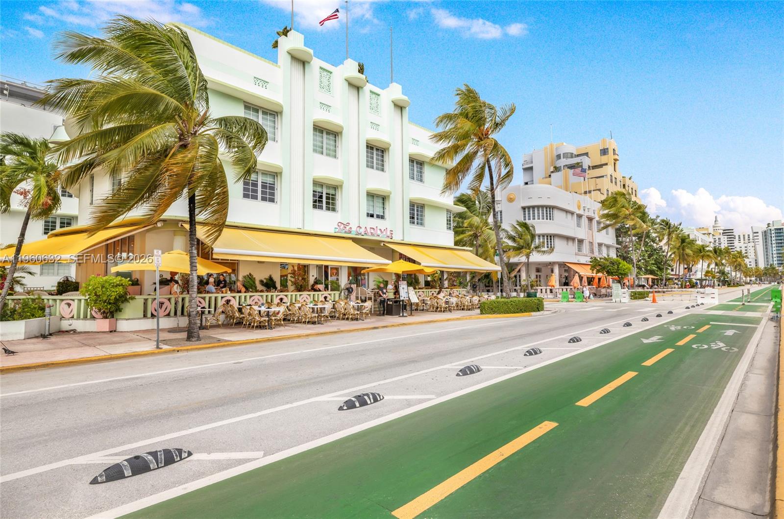 THE CARLYLE DECO HOTEL CO - Residential