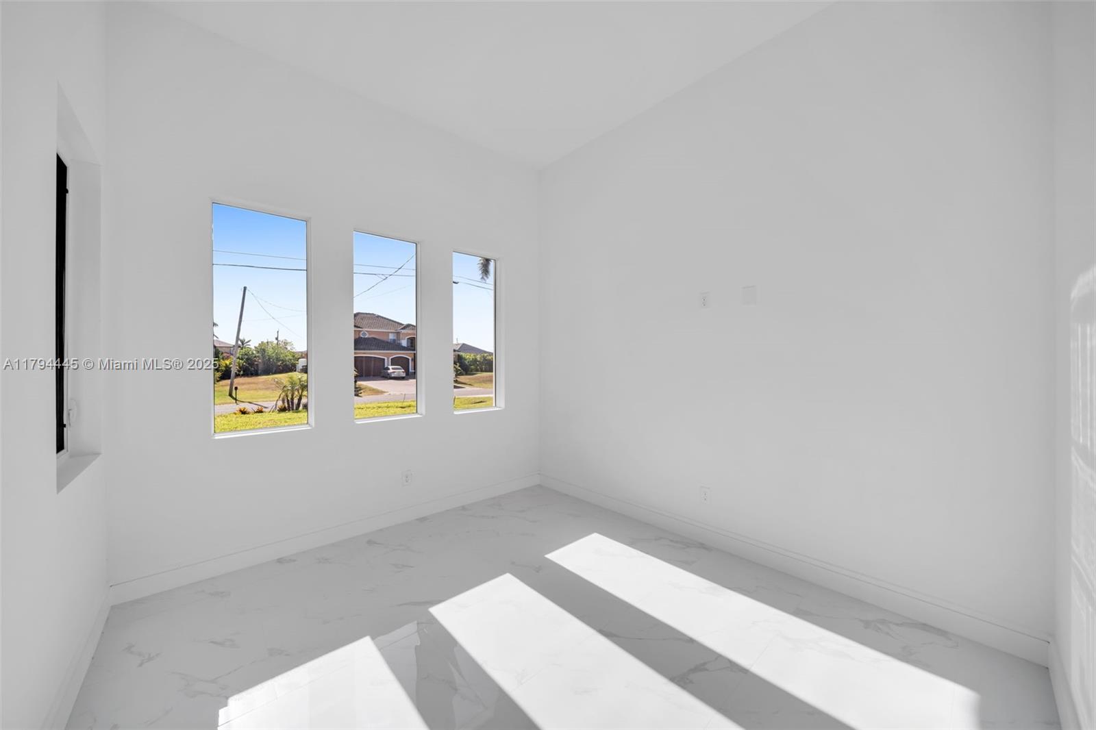 CAPE CORAL - Residential