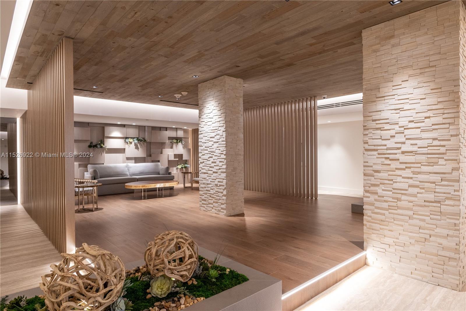 RONEY PALACE CONDO - Residential