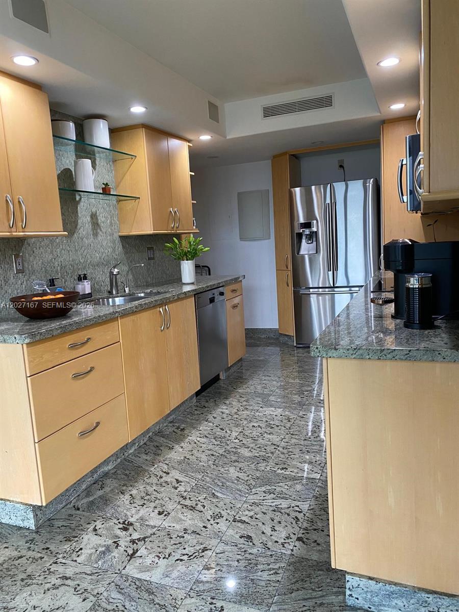 1121 Crandon Blvd D1007