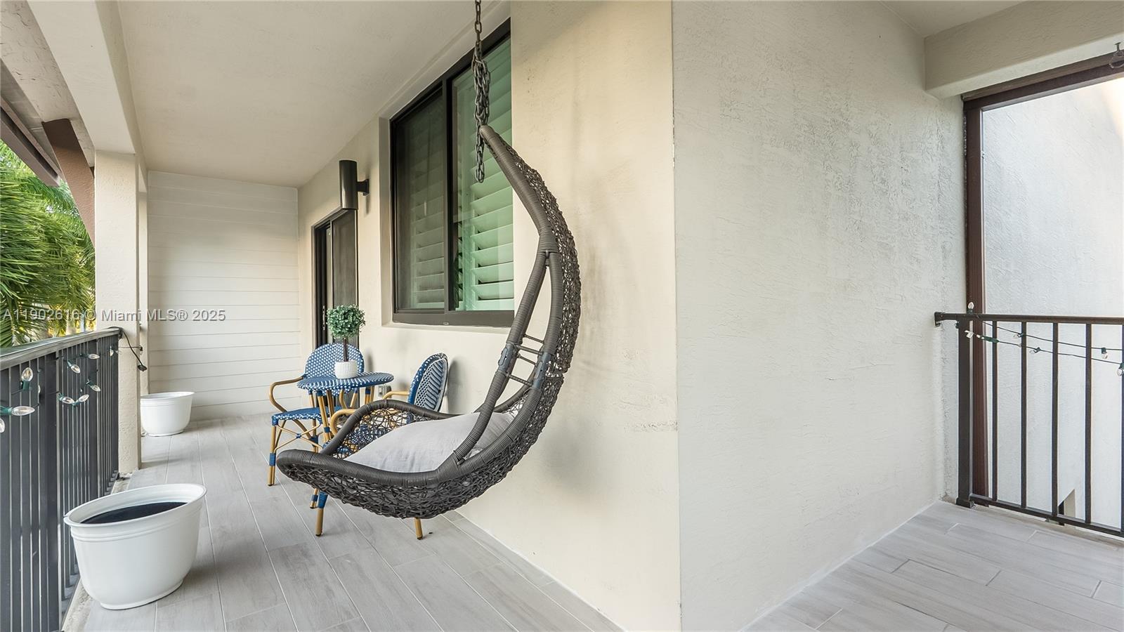 DOWNTOWN DORAL SOUTH PHAS - Residential