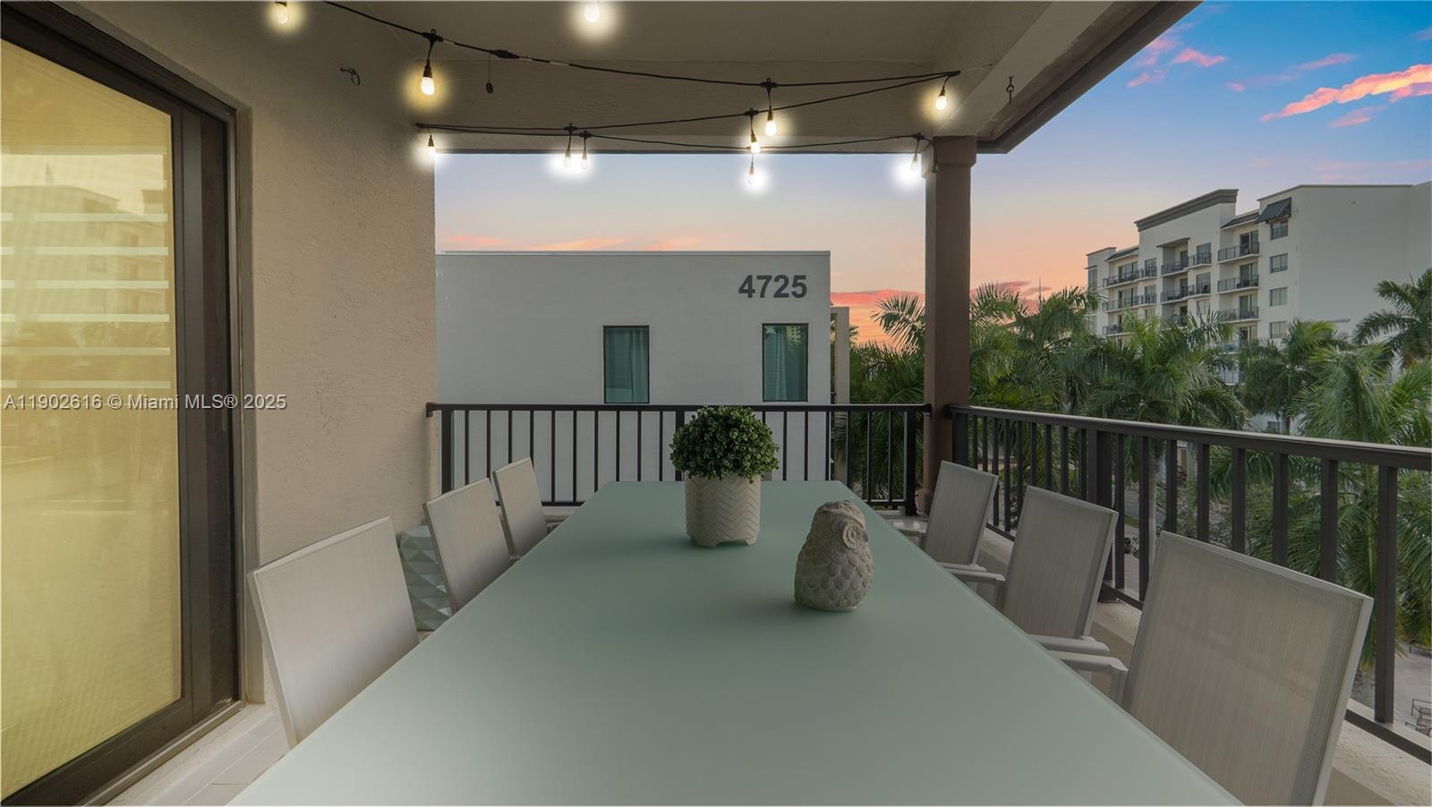 DOWNTOWN DORAL SOUTH PHAS - Residential