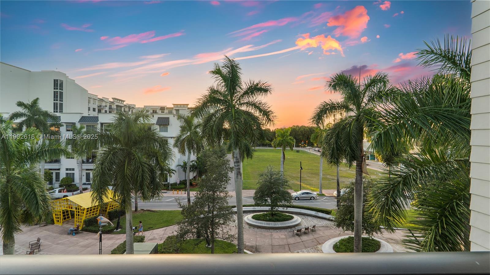 DOWNTOWN DORAL SOUTH PHAS - Residential