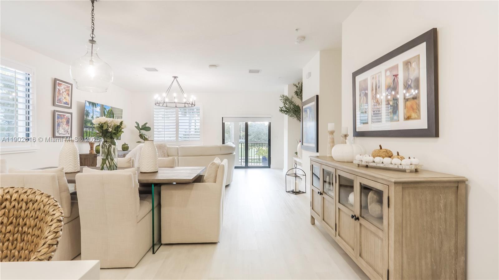 DOWNTOWN DORAL SOUTH PHAS - Residential