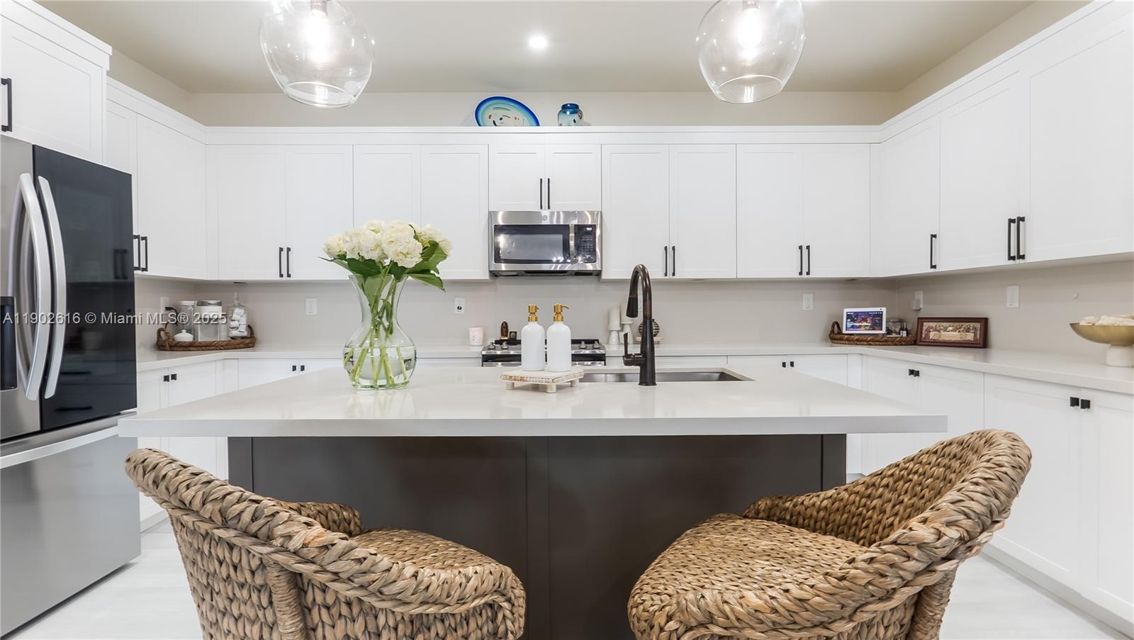 DOWNTOWN DORAL SOUTH PHAS - Residential