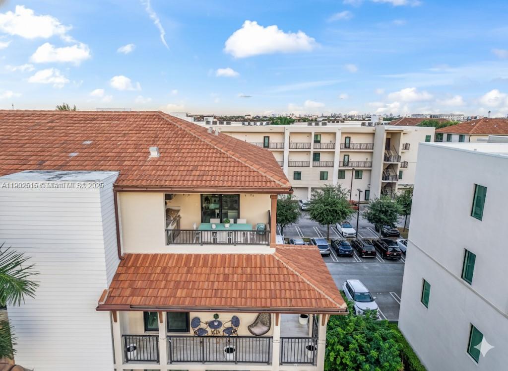 DOWNTOWN DORAL SOUTH PHAS - Residential