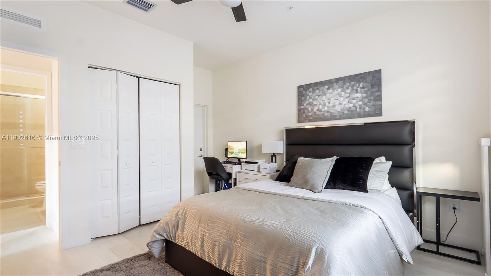 DOWNTOWN DORAL SOUTH PHAS - Residential