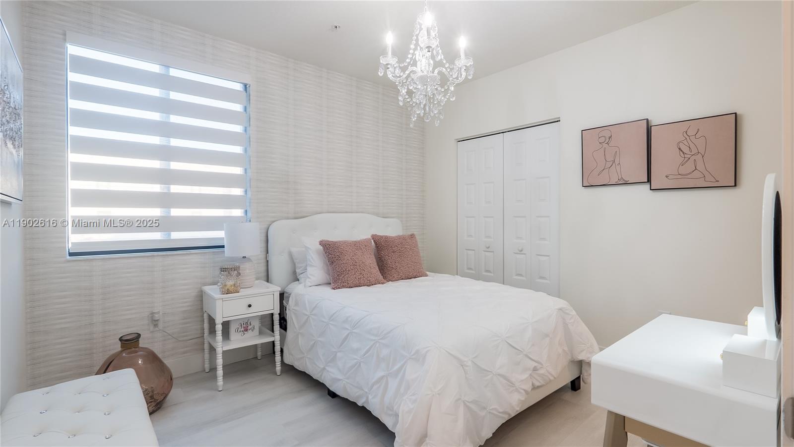 DOWNTOWN DORAL SOUTH PHAS - Residential