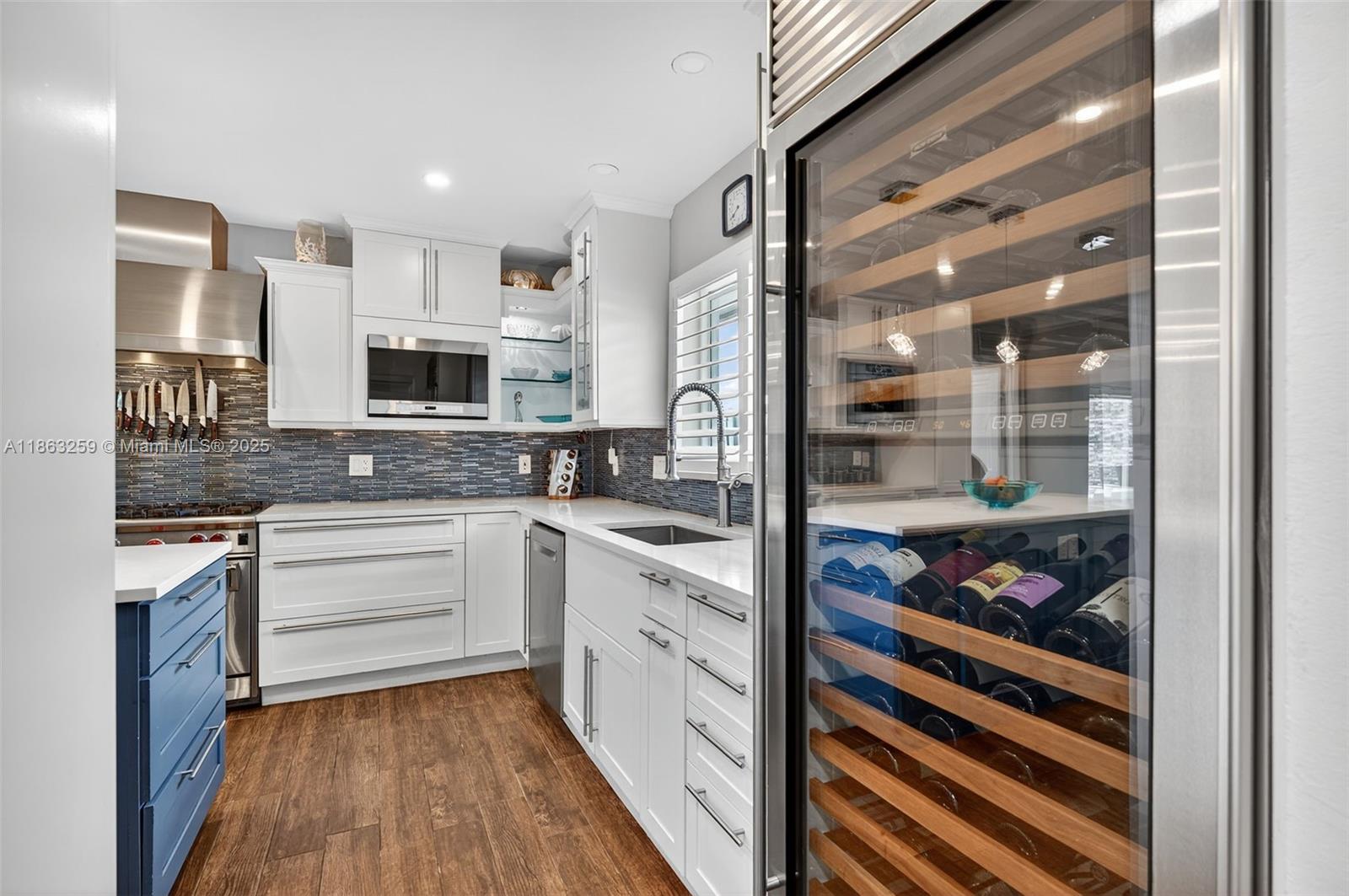 EDGEWATER ESTATES - Residential