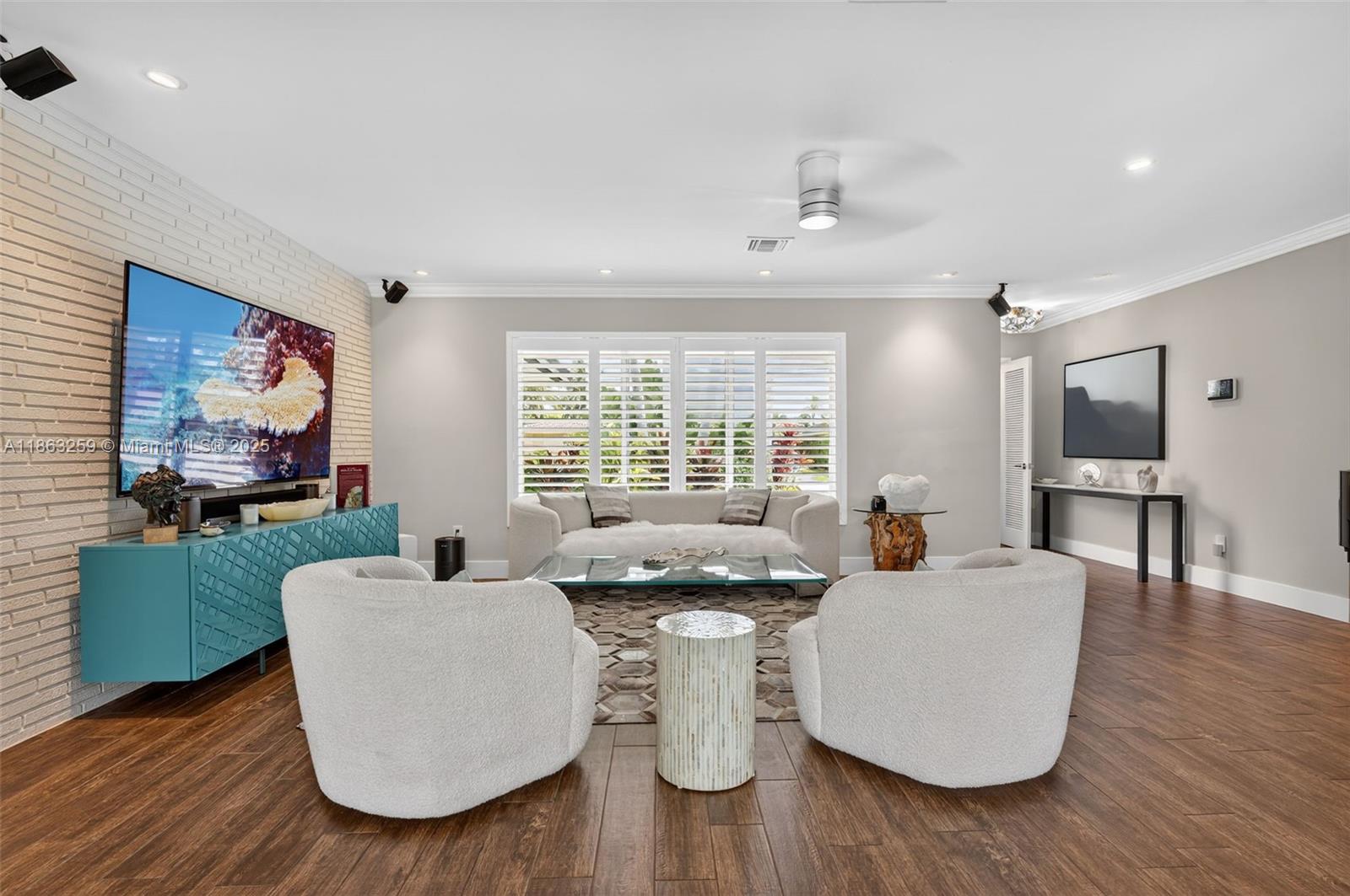 EDGEWATER ESTATES - Residential