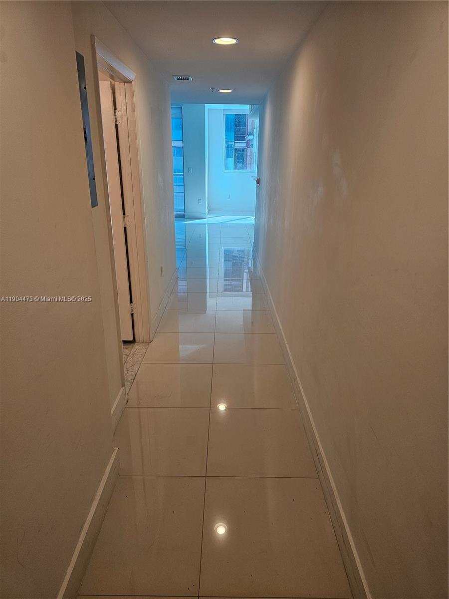 VIZCAYNE NORTH CONDO - Residential