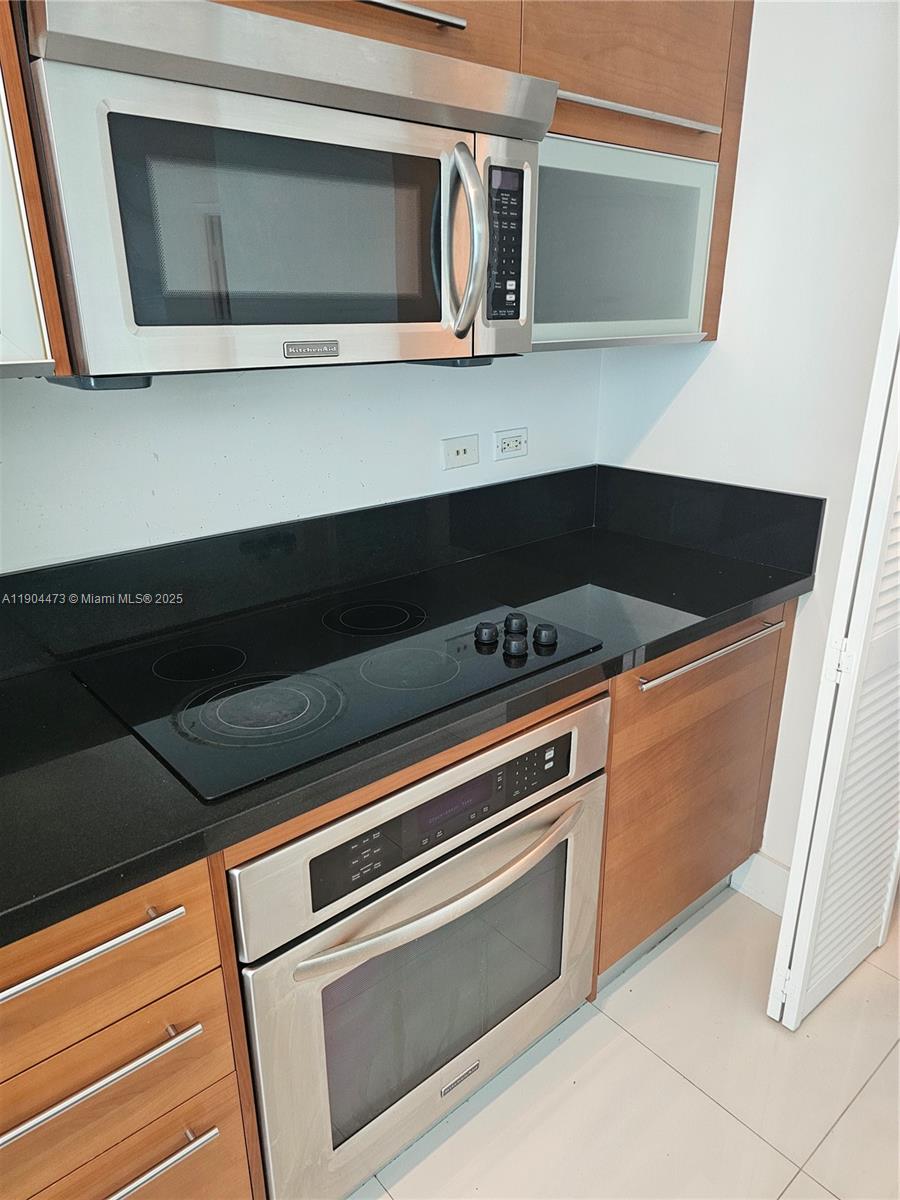 VIZCAYNE NORTH CONDO - Residential