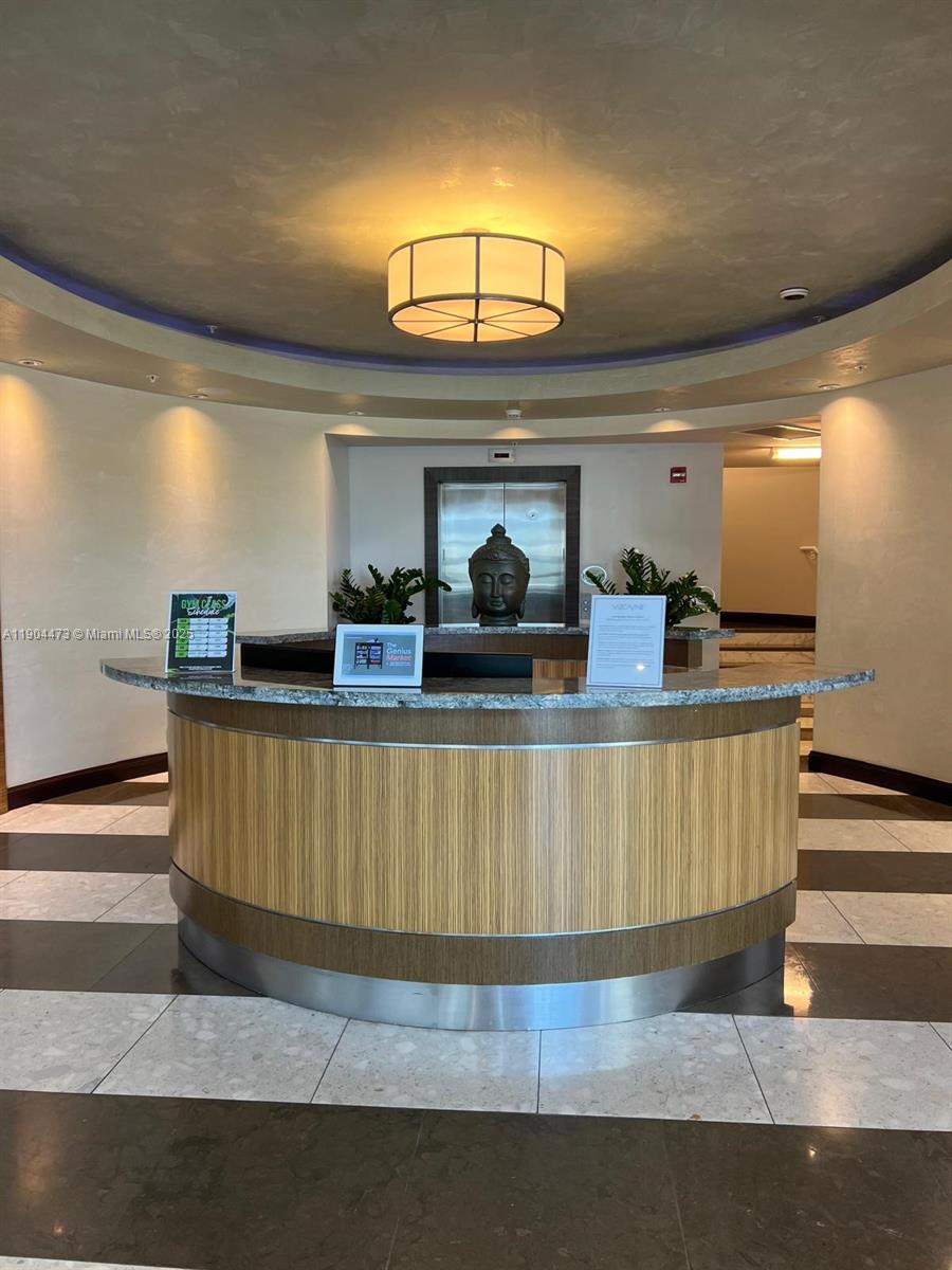 VIZCAYNE NORTH CONDO - Residential