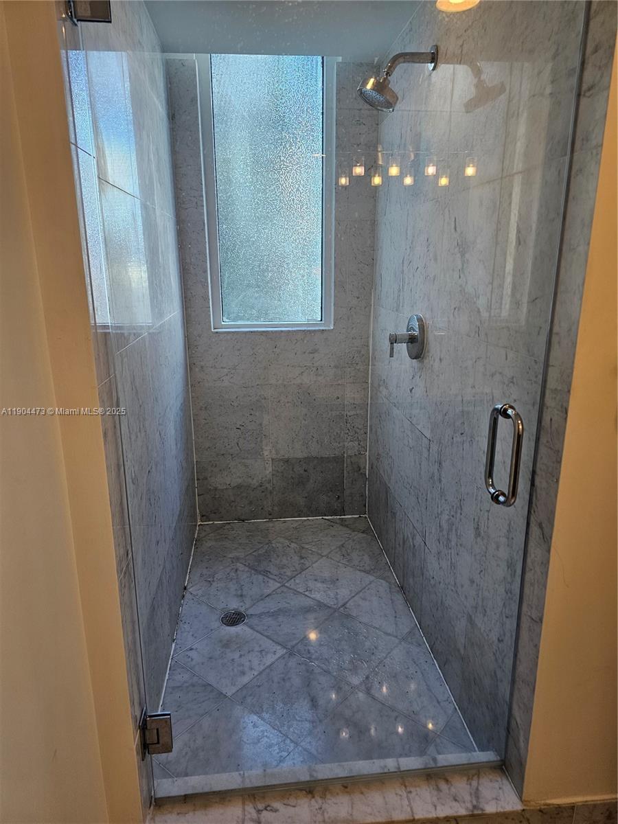 VIZCAYNE NORTH CONDO - Residential