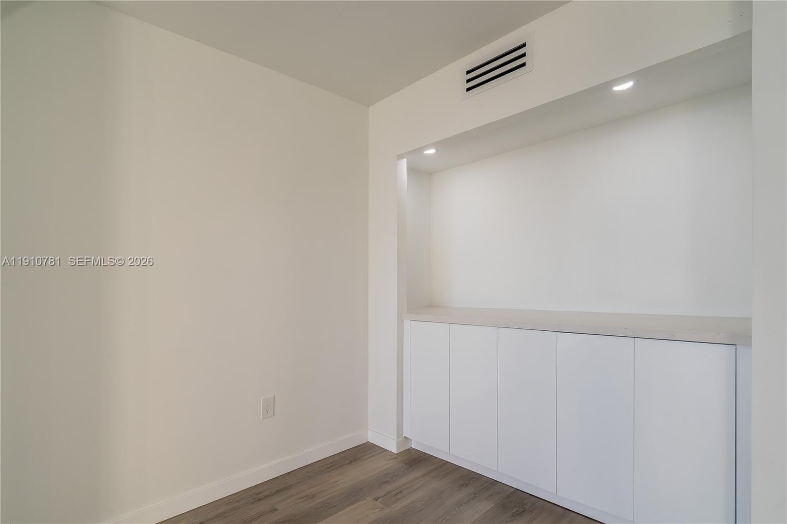 AVENTURA ELDORADO CONDO - Residential