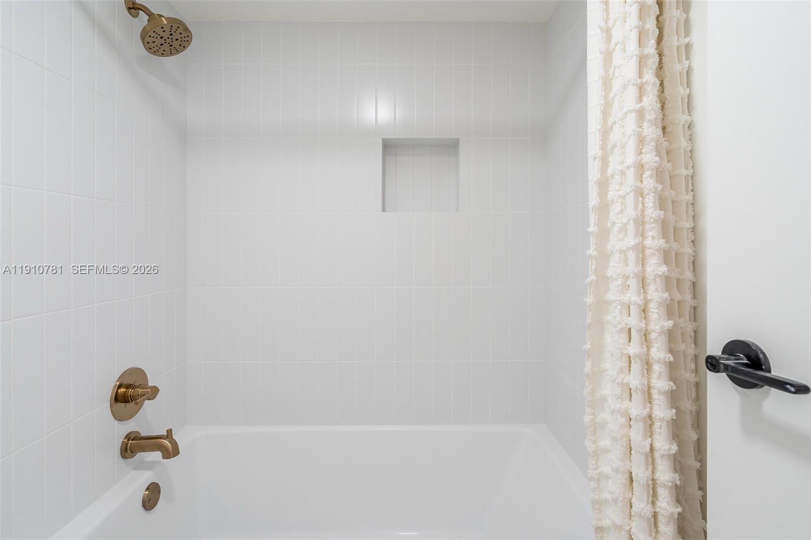 AVENTURA ELDORADO CONDO - Residential