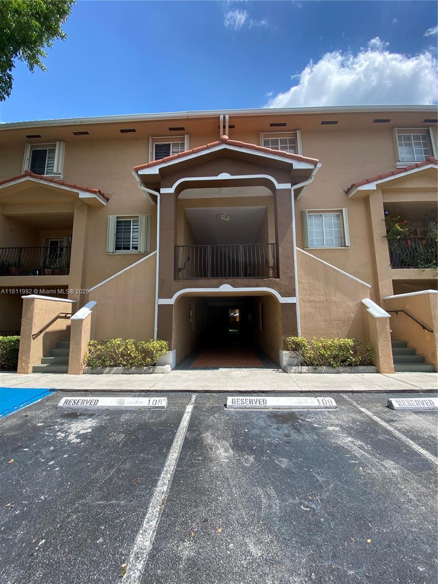 17455 Nw 75th Pl 107, Hialeah, Miami-Dade County, Florida - 3 Bedrooms  
2 Bathrooms - 