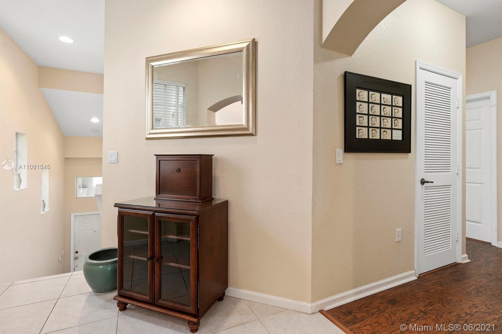 RIVER GLEN CONDOMINIUM - Residential Lease