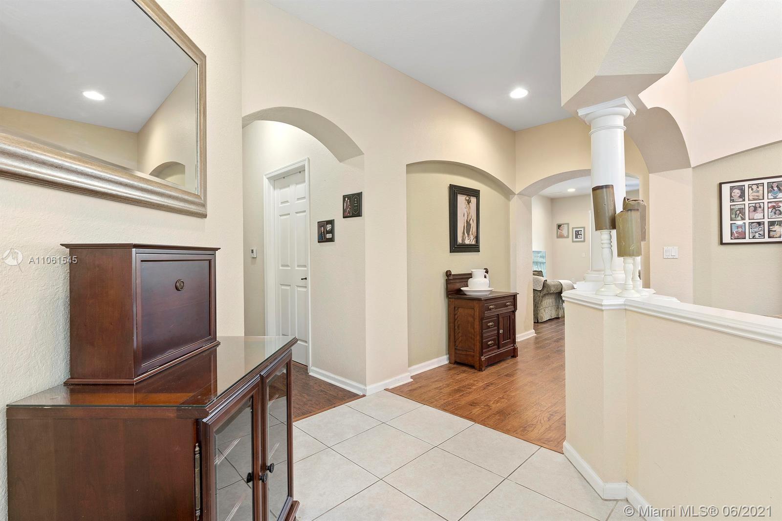 RIVER GLEN CONDOMINIUM - Residential Lease