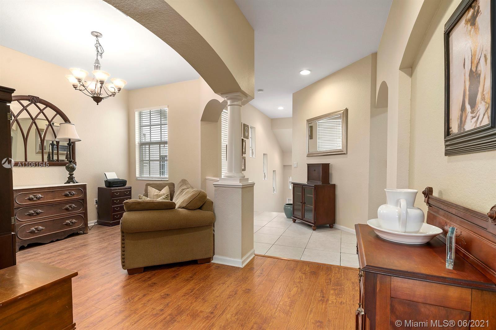 RIVER GLEN CONDOMINIUM - Residential Lease