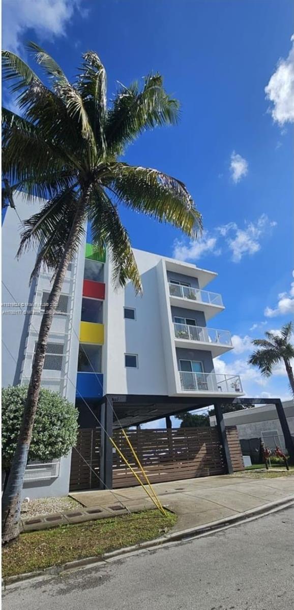 1857 Nw 24th St 2, Miami, Broward County, Florida - 2 Bedrooms  
1 Bathrooms - 