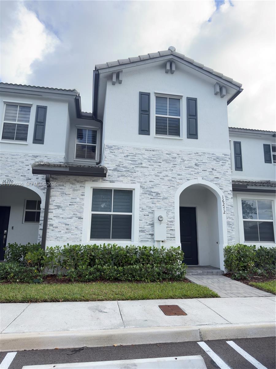 Cedar Pointe - Residential