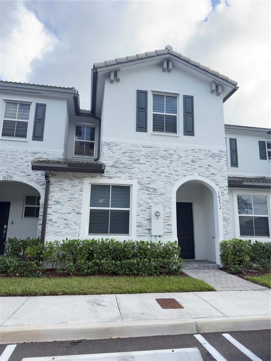 Beautiful and well-maintained townhome located in the growing area of Homestead, FL. This spacious 3-bedroom, 2.5-bath residence offers a comfortable layout ideal for modern living, with bedrooms typically situated upstairs for added privacy. The home provides a welcoming atmosphere with design touches and functional living spaces. Conveniently located near schools, shopping centers, dining options, and major roads, offering easy access for daily commuting and everyday essentials. Homestead continues to grow as a desirable area with access to parks, local attractions, and much more.