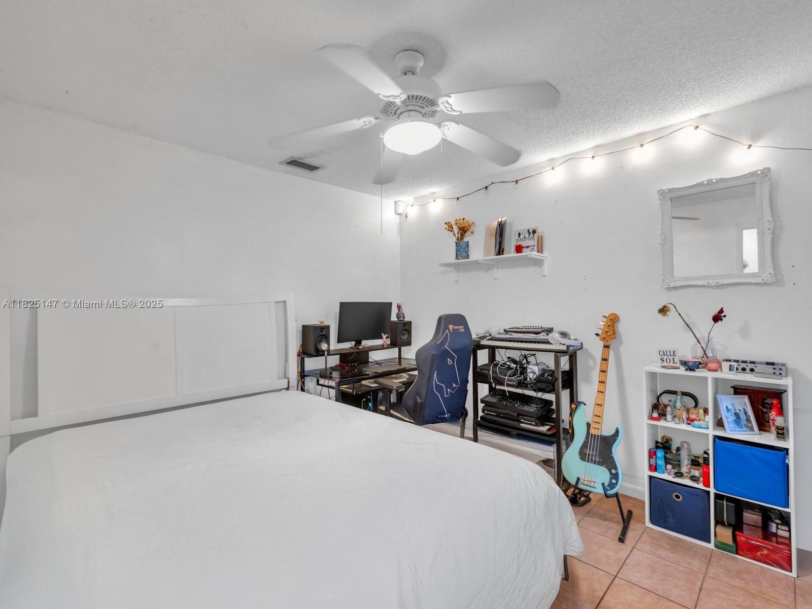 COUNTRY ISLES - Residential