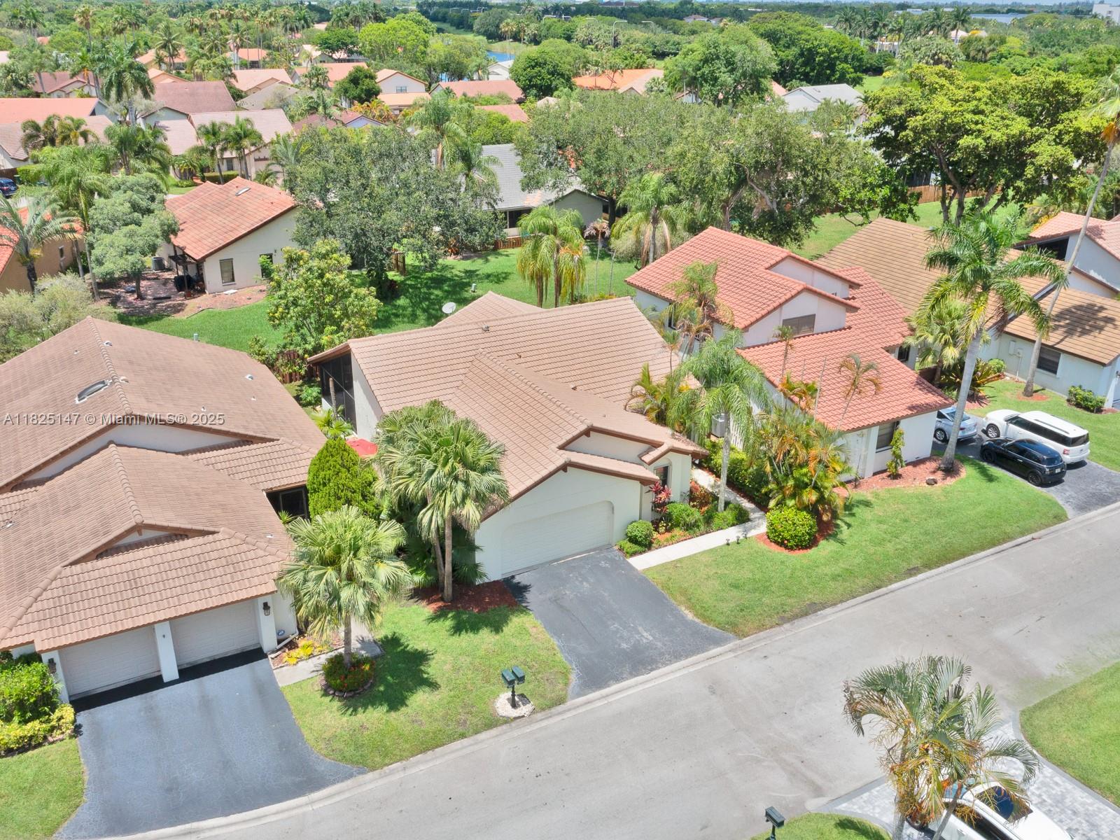 COUNTRY ISLES - Residential